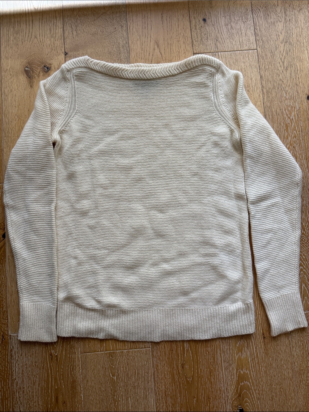 Banana Republic Cream Crewneck Lightweight Knit Sweater